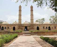 Package Tour To West India